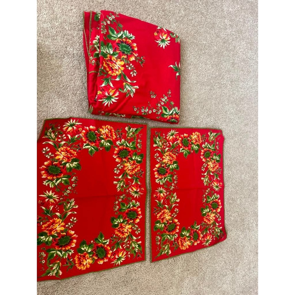 April Cornell Red Floral Cotton Tablecloth and 2 Napkins Set Vintage India